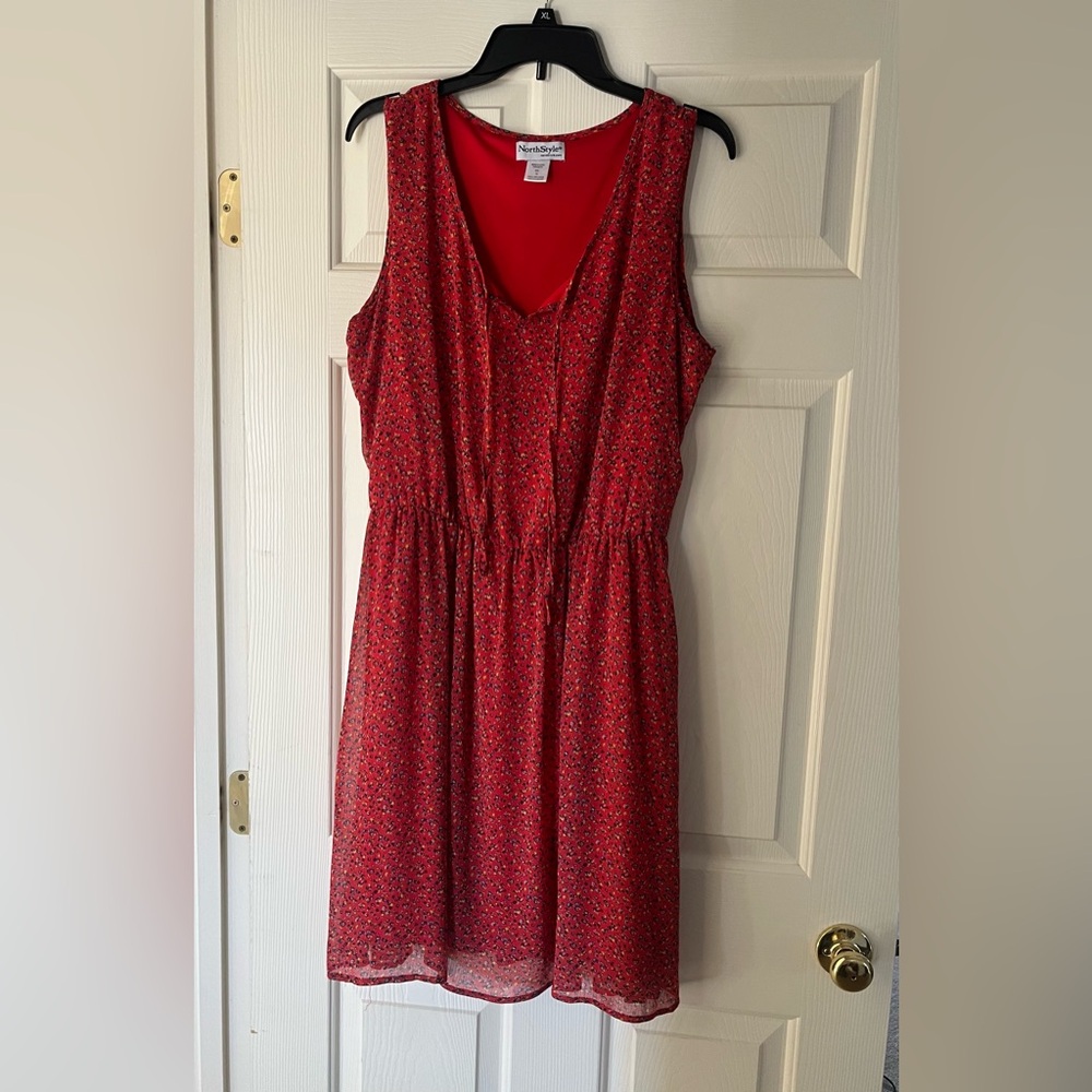 Sleeveless floral red dress